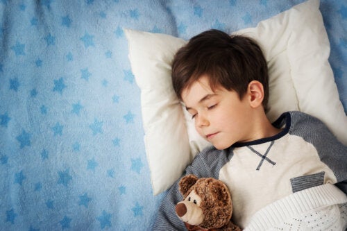 Schlaftabelle: Wie viel Schlaf brauchen Babys, Kleinkinder und Kinder?