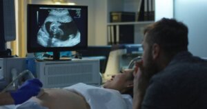 Geburtshilflicher Ultraschall: Was ist das und wozu dient er?
