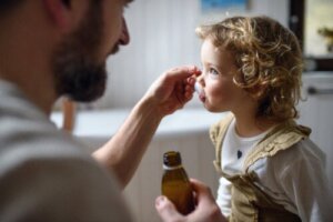 Antibiotika: Die Gefahren der übermäßigen Verabreichung an Säuglinge und Kinder
