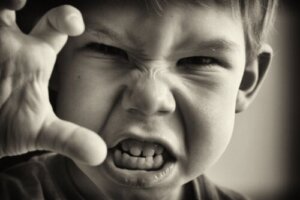 Wird dein Kind ständig wütend? Hilfreiche Tipps