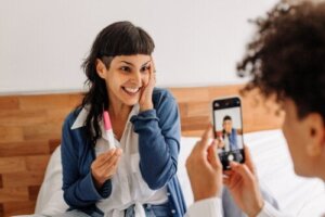 9 originelle Möglichkeiten, deinem Partner zu sagen, dass du schwanger bist