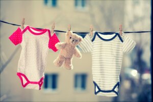 Die Geburt des Kindes: Babywäsche an der Leine