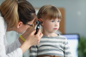 Wie unterstütze ich die Hörgesundheit bei meinem Kind?
