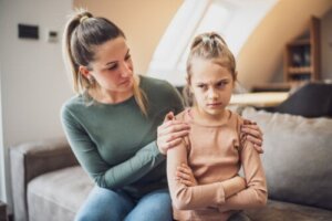 Den Körper von Kindern im Alltag respektieren: 4 Beispiele