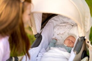 5 Tipps, wie dein Baby im Sommer schlafen kann