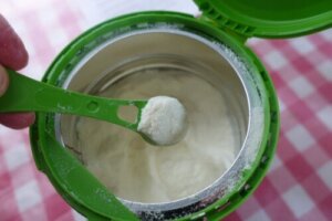 Enthält Milchnahrung alle Nährstoffe, die ein Baby braucht?