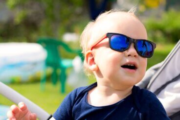 Sonnenbrillen für Babys: 5 unverzichtbare Eigenschaften
